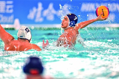 中国代表团再获八枚金牌 小将吴姝彤勇夺女子马拉松游泳冠军