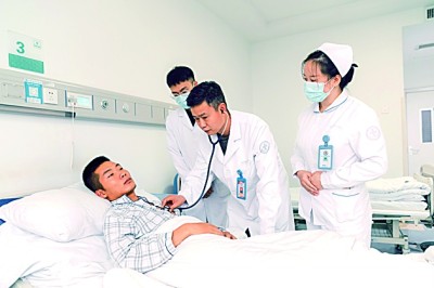 奔走在高原边防的生命守护者——记西部战区总医院副主任医师刘立业