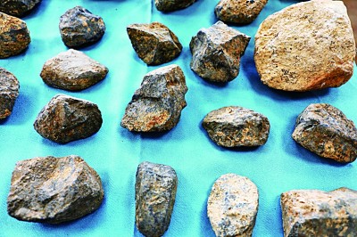 龙骨坡遗址发掘再获大量石制品材料