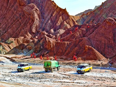 测天山 探昆仑 我为祖国找油气