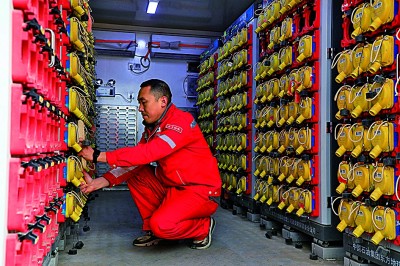 测天山 探昆仑 我为祖国找油气