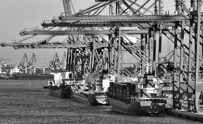 河北唐山港货物吞吐量突破8亿吨