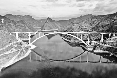 世界最大跨径拱桥建成通车
