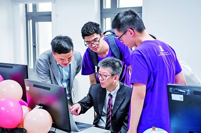 合作办学显成效 优势互补育人才——写在香港中文大学（深圳）建校十周年之际