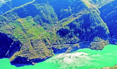 山路弯弯连山乡 山路弯弯连山乡