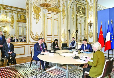习近平同法国总统马克龙、欧盟委员会主席冯德莱恩举行中法欧领导人三方会晤