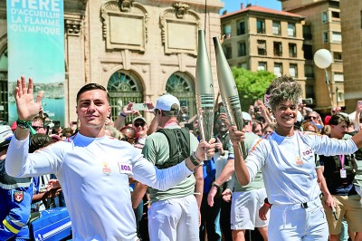 巴黎奥运会火炬开启在法国本土的传递