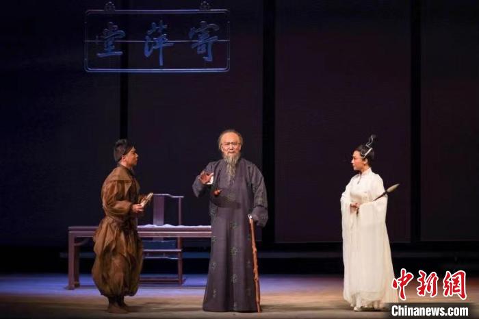 新编京剧《齐白石》亮相北京城市副中心