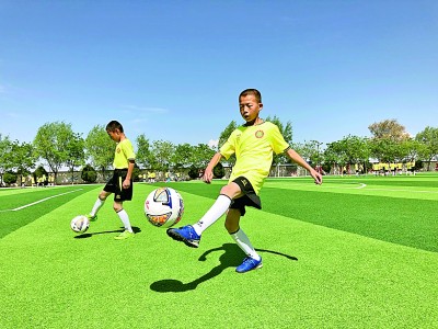 驰骋绿茵场 阳光又自信——校园足球促进甘肃青少年全面成长