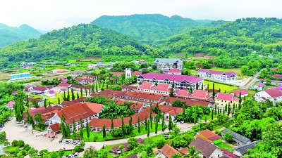 中国援老挝琅勃拉邦医院升级改造项目正式启用并移交老方