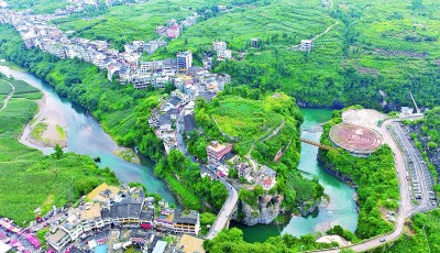 贵州省毕节市纳雍县厍东关乡陶营村：山林缀满樱桃红