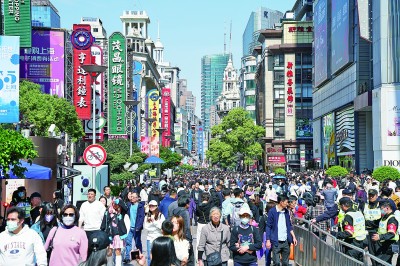 首发经济激活消费市场“一池春水”