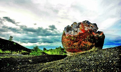 五大连池世界地质公园：火山石海涌神泉