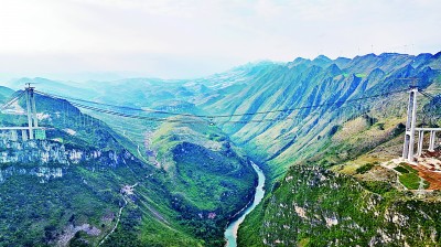 在建世界最高桥完成首件钢桁梁吊装