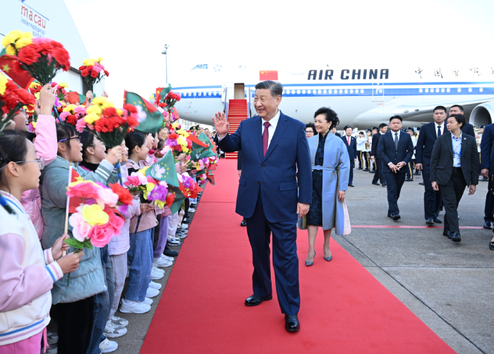 习近平抵达澳门