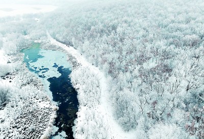 冰雪旅游，点燃冬日热情