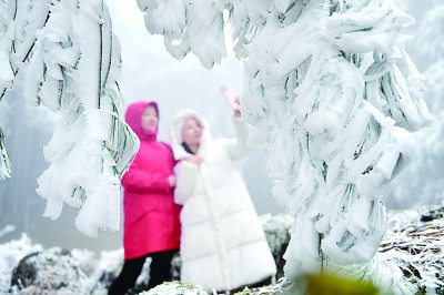 冰雪旅游，点燃冬日热情