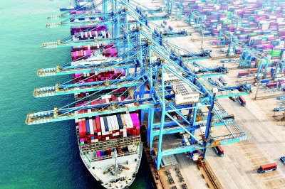 奋勇争先，以实干赢得未来