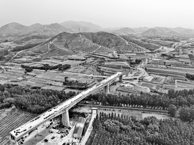 雄忻高铁河北段建设高效推进