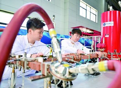 大科学装置“夸父”低杂波电流驱动系统完成测试并通过验收
