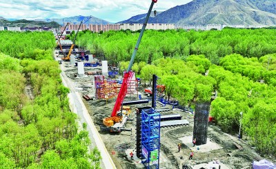 西藏山南萨热路跨江大桥建设进展顺利