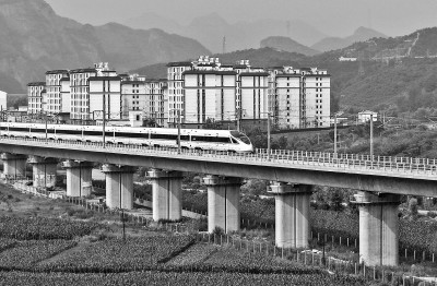 全国铁路7月1日起实行新的列车运行图