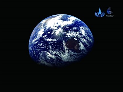 天问二号拍摄地月影像图发布
