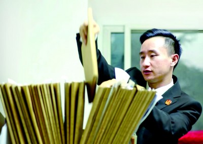 以专业捍卫公正，用法律传递温暖