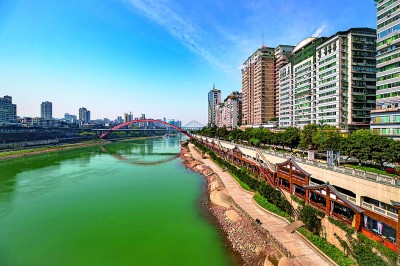 四川宜宾：一江碧水向东流