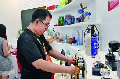 何止凤冠——访中国国家博物馆文创负责人廖飞