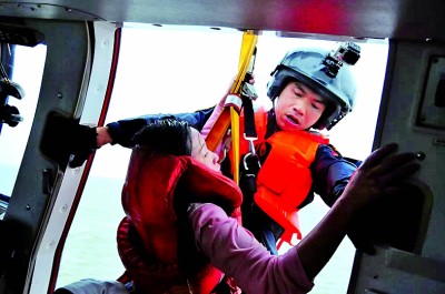 海上“逆行者”——中国救助打捞队伍的冲锋时刻