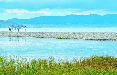 夏日赛里木湖