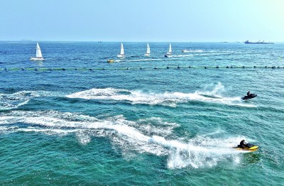海上巡游迎接中国航海日