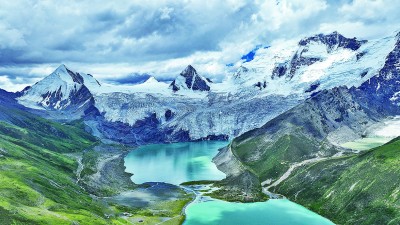 壮美雪山