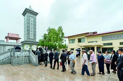 历史的记忆永不磨灭——中国驻缅甸使馆举行中国远征军纪念碑祭扫仪式
