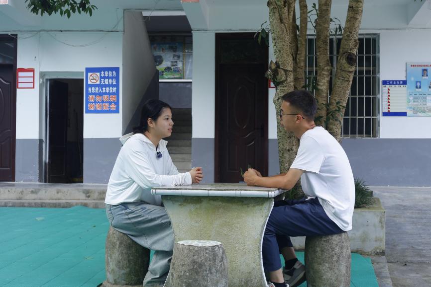 乡土育青年，青年赴乡土