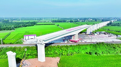 潍宿高铁上跨胶新铁路T构梁成功转体