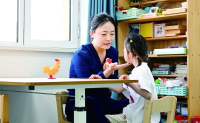 无障碍环境建设法实施两周年：把平等尊重建在城市细节中