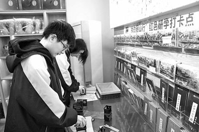 创新红色主题作业，涵育学子奋斗志向