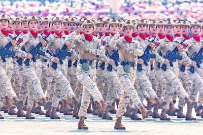 朝着民族复兴伟业，向前，向前，向前！