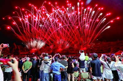 共赏同一轮明月 诉说同一份思念