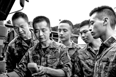 潜心钻研的“钢钉技师”