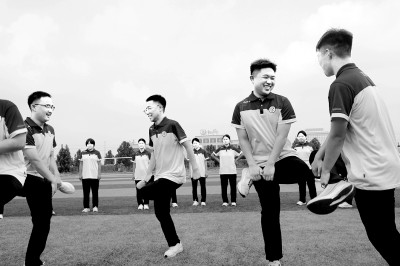 县中,怎样留住人、吸引人、成就人 县中,怎样留住人、吸引人、成就人