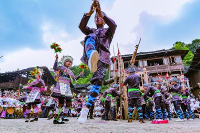 贵州黎平黄岗村：侗歌声声迎客来