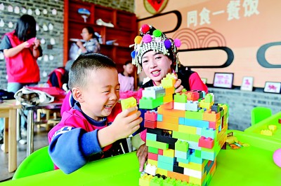 绘就温暖底色 提升幸福成色 绘就温暖底色 提升幸福成色