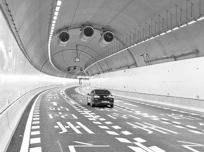 广州海珠湾隧道通车试运营