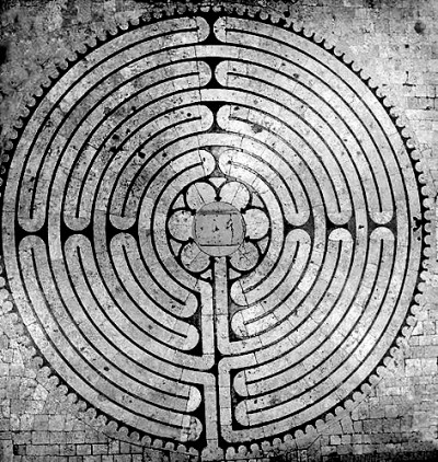 迷宫：“有序混乱”与艺术奥秘