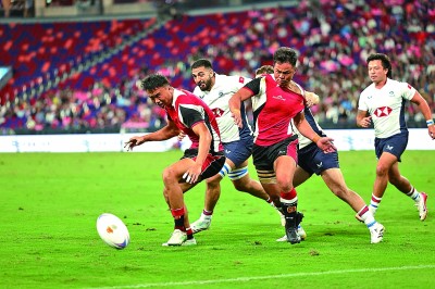 大球小球好戏连台 老将新秀泳池对决 大球小球好戏连台 老将新秀泳池对决