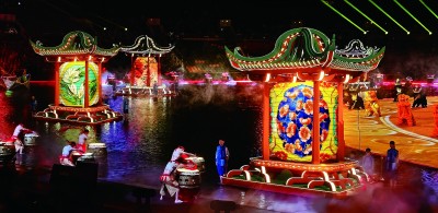雨打芭蕉 花灯戏韵——根植于岭南文脉的非遗当代转化 雨打芭蕉 花灯戏韵——根植于岭南文脉的非遗当代转化