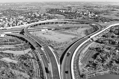 京港澳高速湖北北段改扩建工程临近收官 京港澳高速湖北北段改扩建工程临近收官